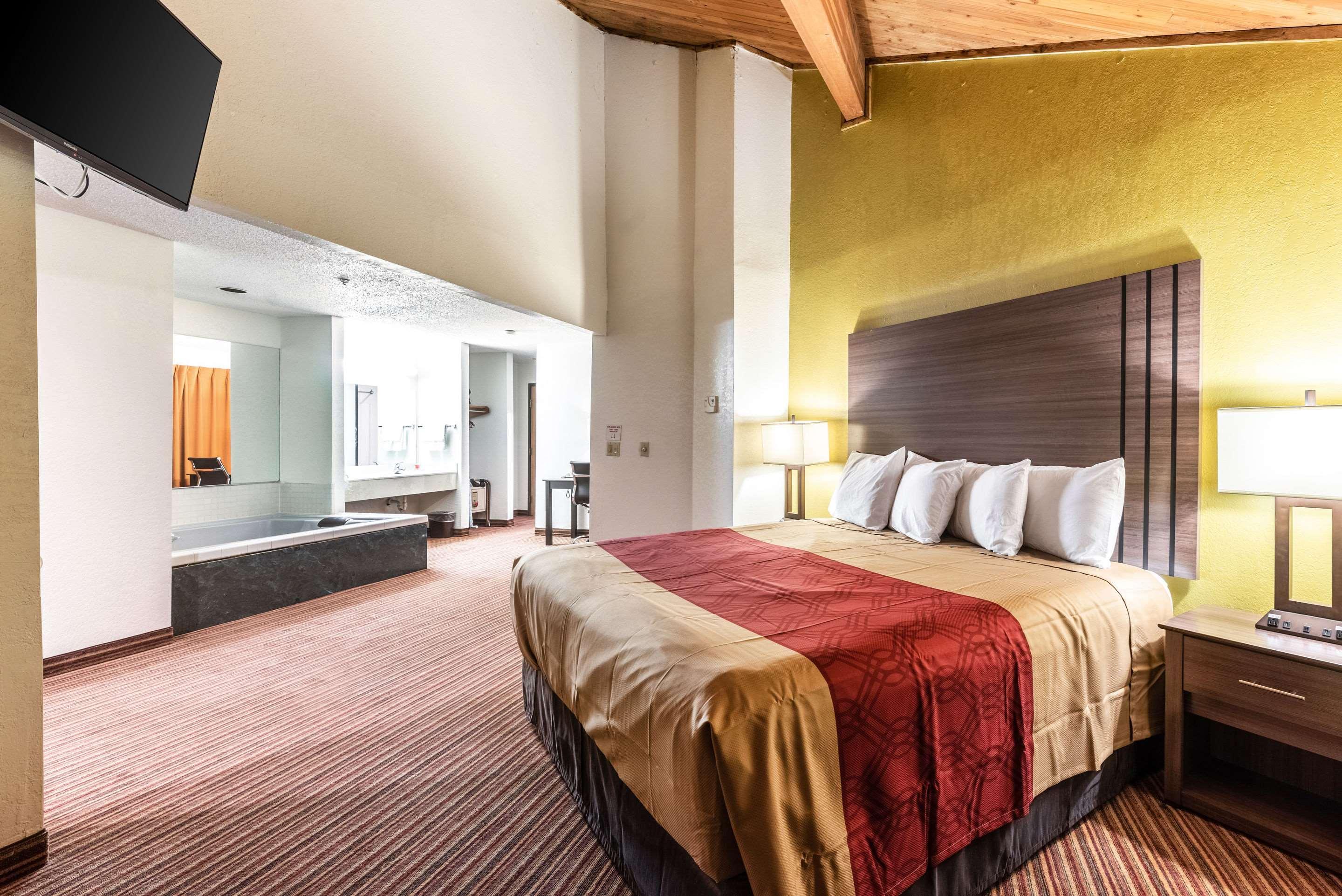 Econo Lodge Inn & Suites McKinney Extérieur photo