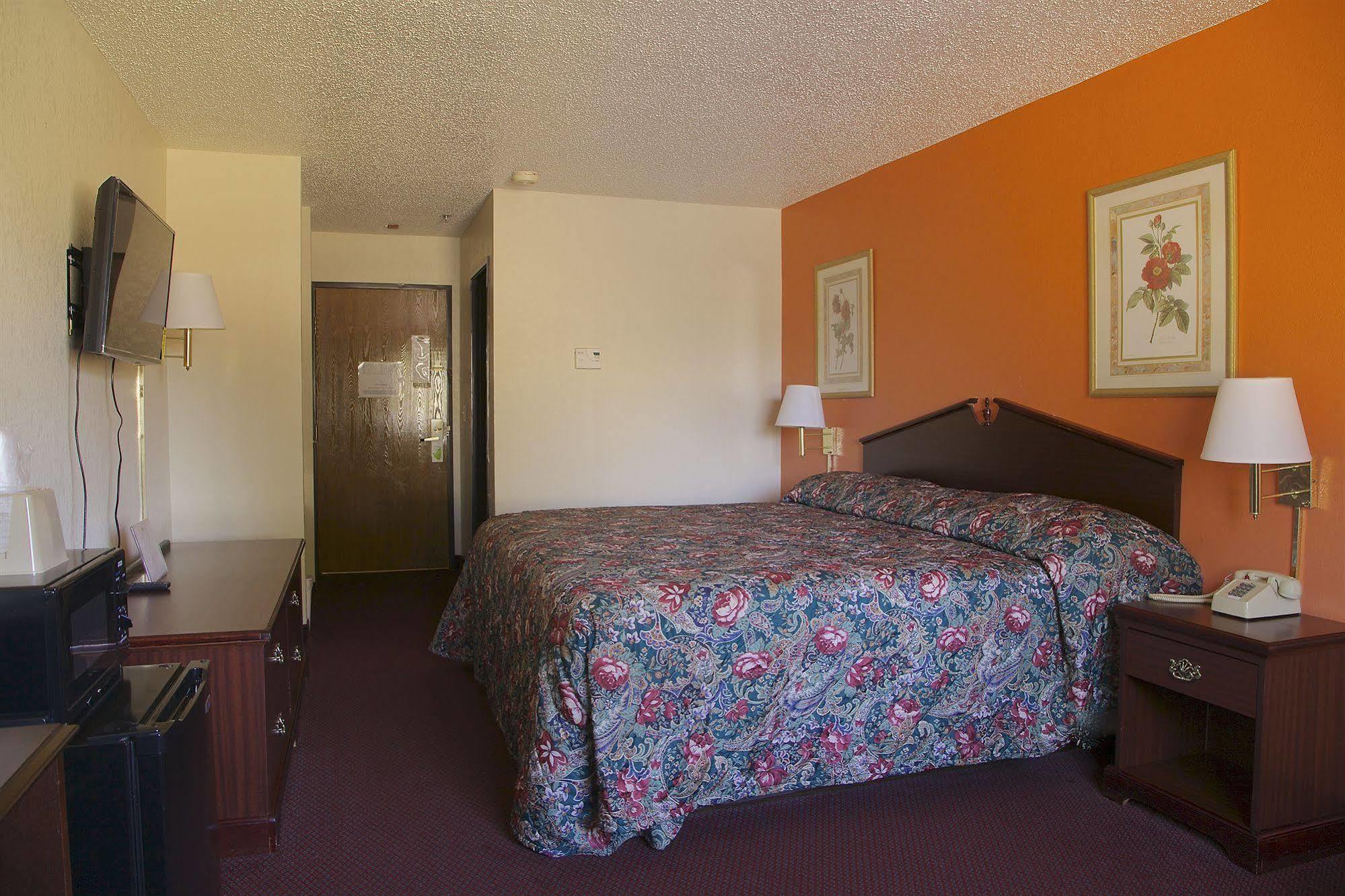 Econo Lodge Inn & Suites McKinney Extérieur photo